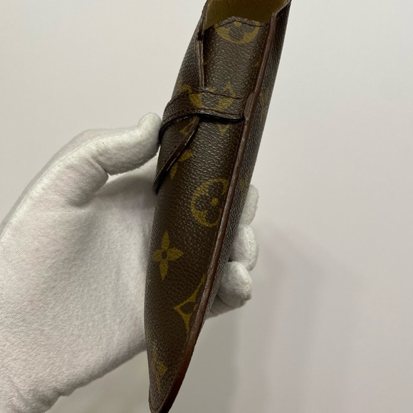 Louis Vuitton Etui Lunettes Monogram Canvas Glasses Case With Flap - Picture 4 of 10